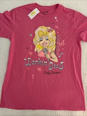 Dolly Parton Pink Tshirt – Workin' 9 to 5 Design